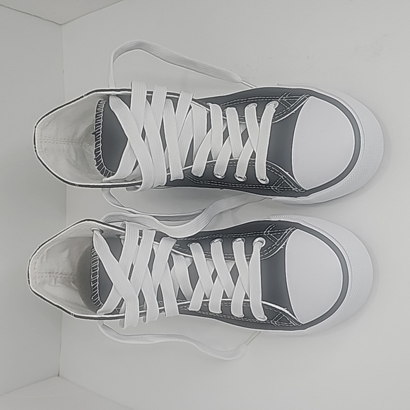 Unisex Canvas Sneakers, Size 6, Color Black and White - Picture 3 of 7